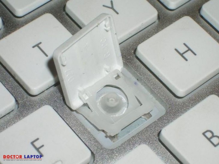 Hướng dẫn chi tiết thay 1 nút bàn phím laptop đơn giản - 4