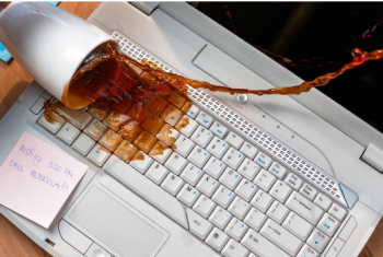 Cách khắc phục nhanh khi laptop dính nước